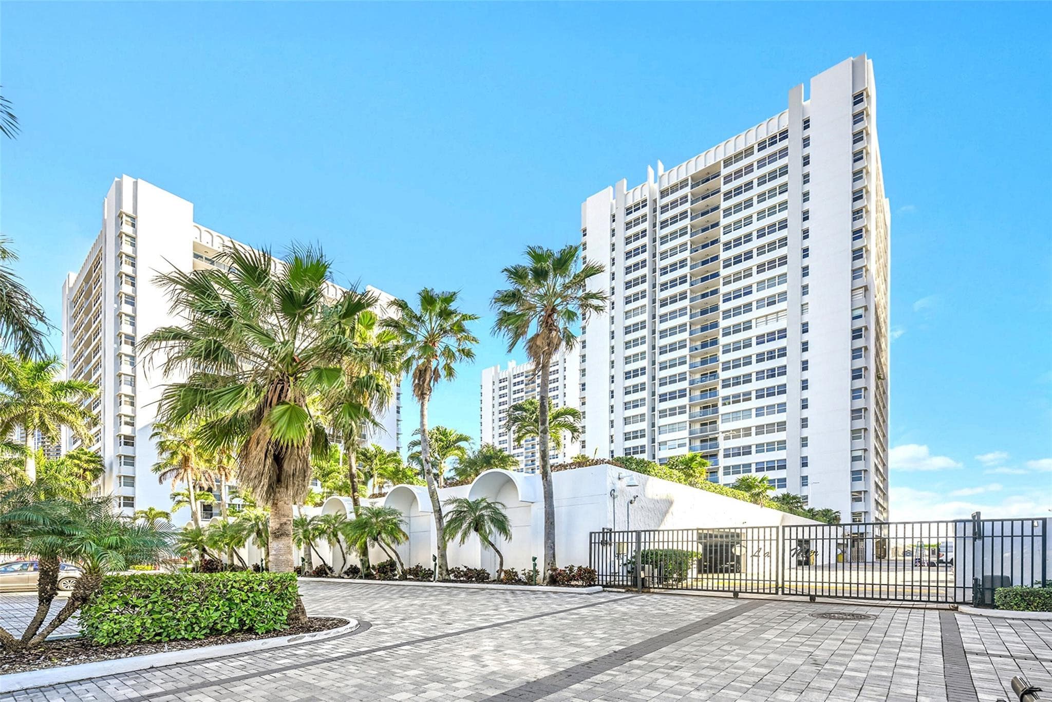 1880 S Ocean Drive Ts-601, Hallandale Beach, FL 33009 — photo 3 of 45