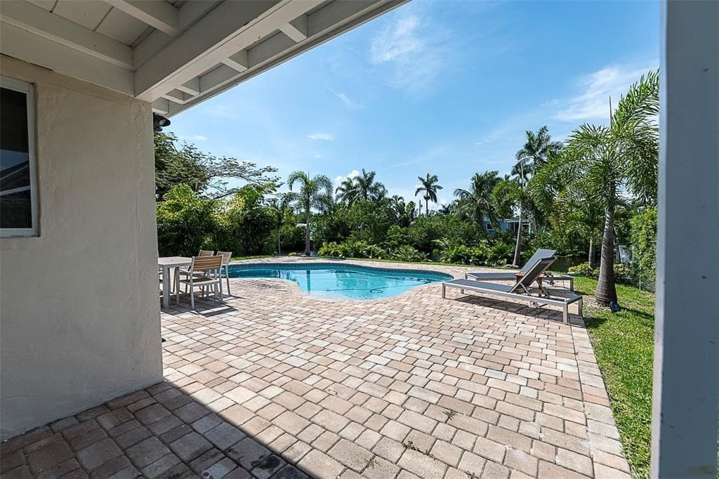 1162 Hayes Street, Hollywood, FL 33019 — photo 36 of 38