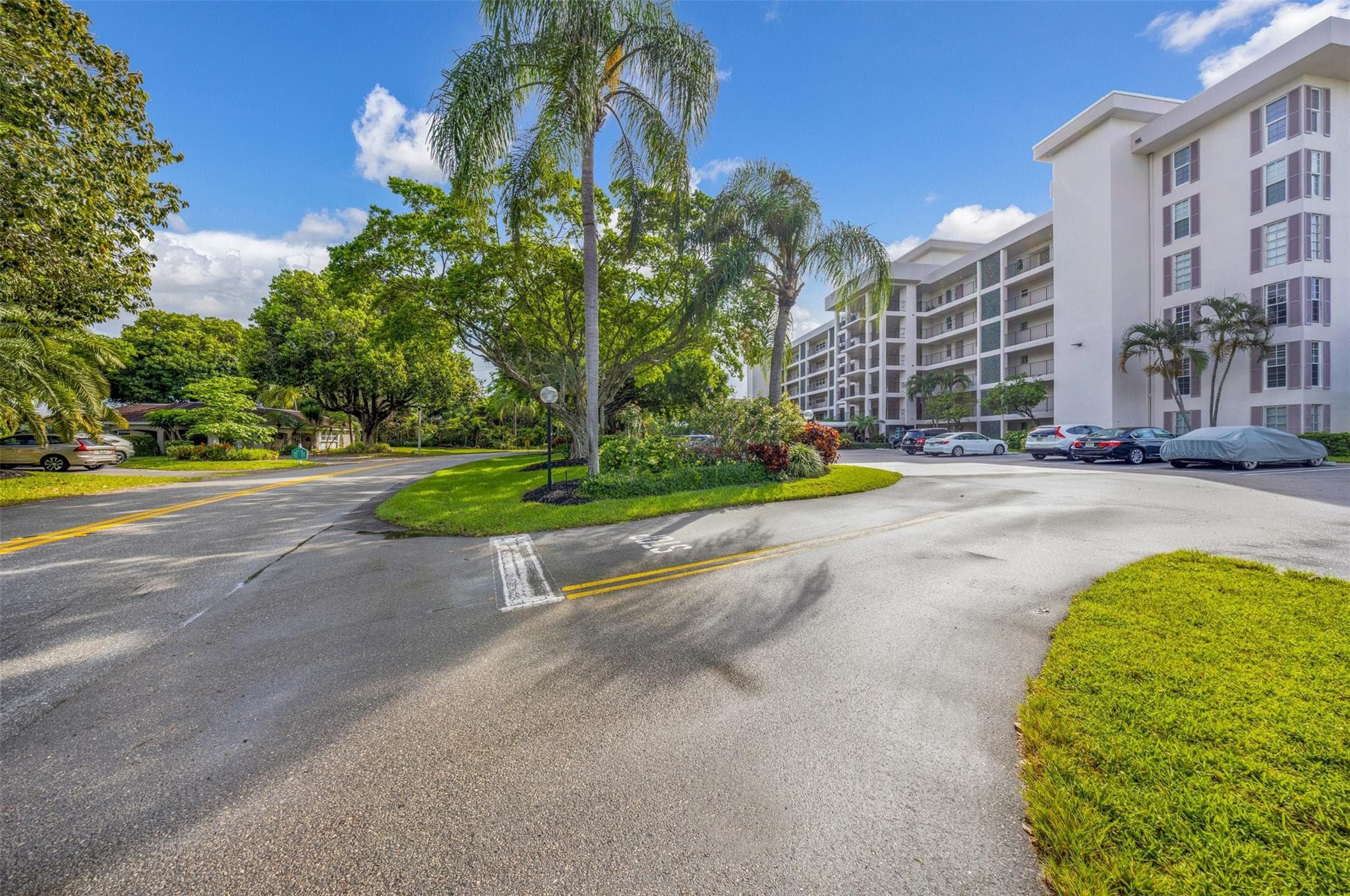 2850 N Palm Aire Drive 104, Pompano Beach, FL 33069 — photo 2 of 23