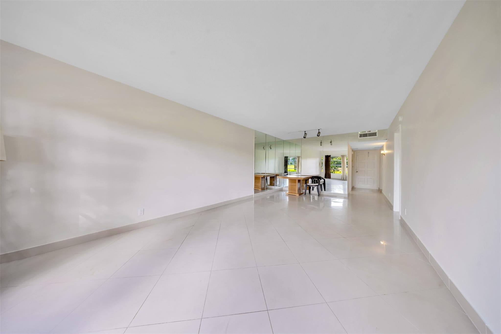 2850 N Palm Aire Drive 104, Pompano Beach, FL 33069 — photo 9 of 23