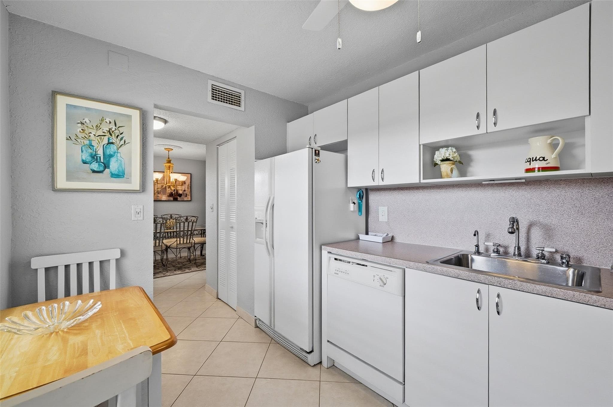 3990 NW 42nd Avenue 305, Lauderdale Lakes, FL 33319 — photo