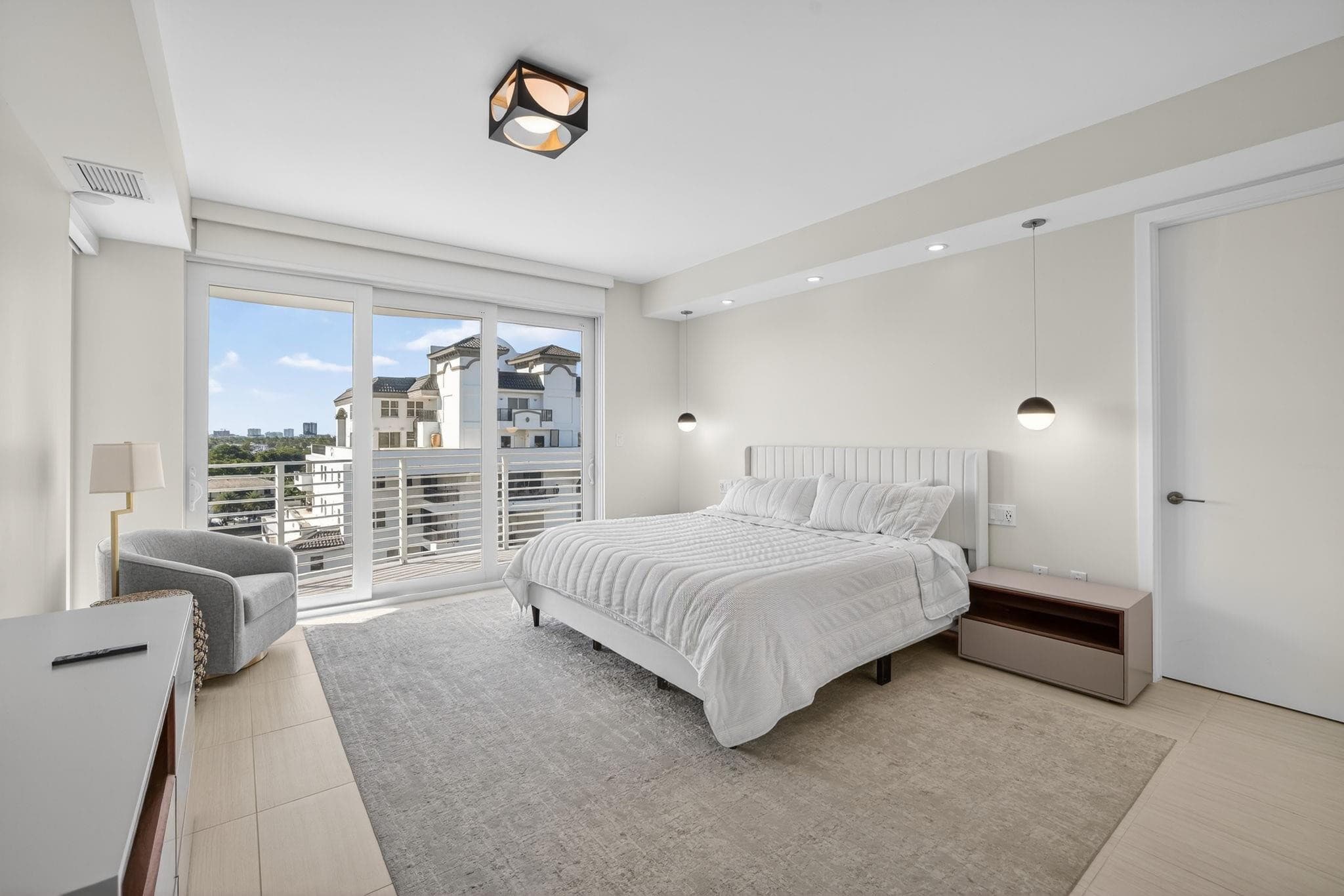 612 Bayshore Drive 702, Fort Lauderdale, FL 33304 — photo 17 of 56