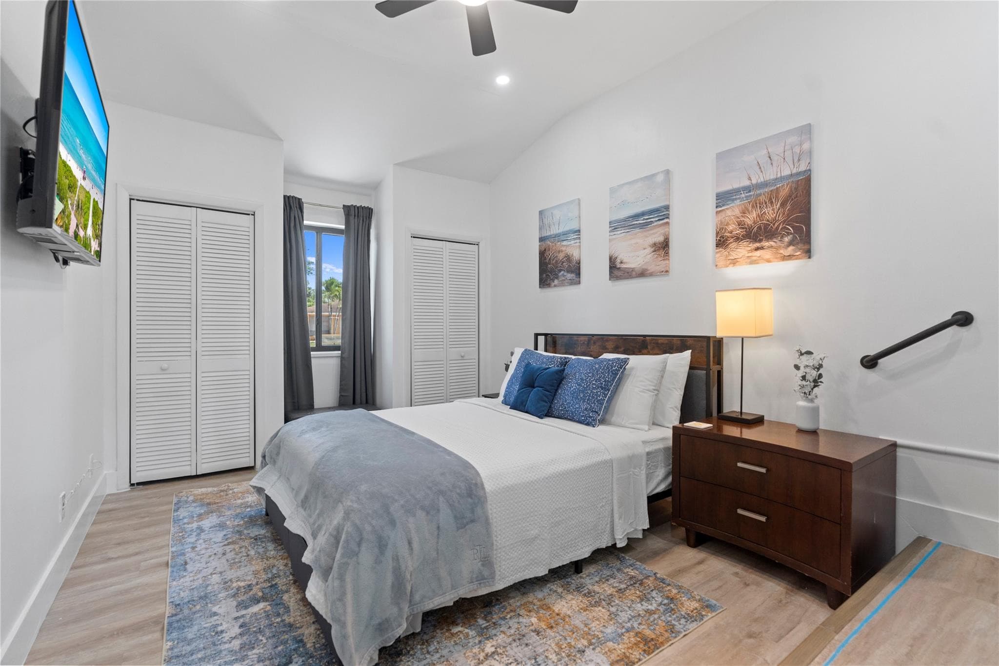 719 NE 36th Street, Oakland Park, FL 33334 — photo 4 of 44