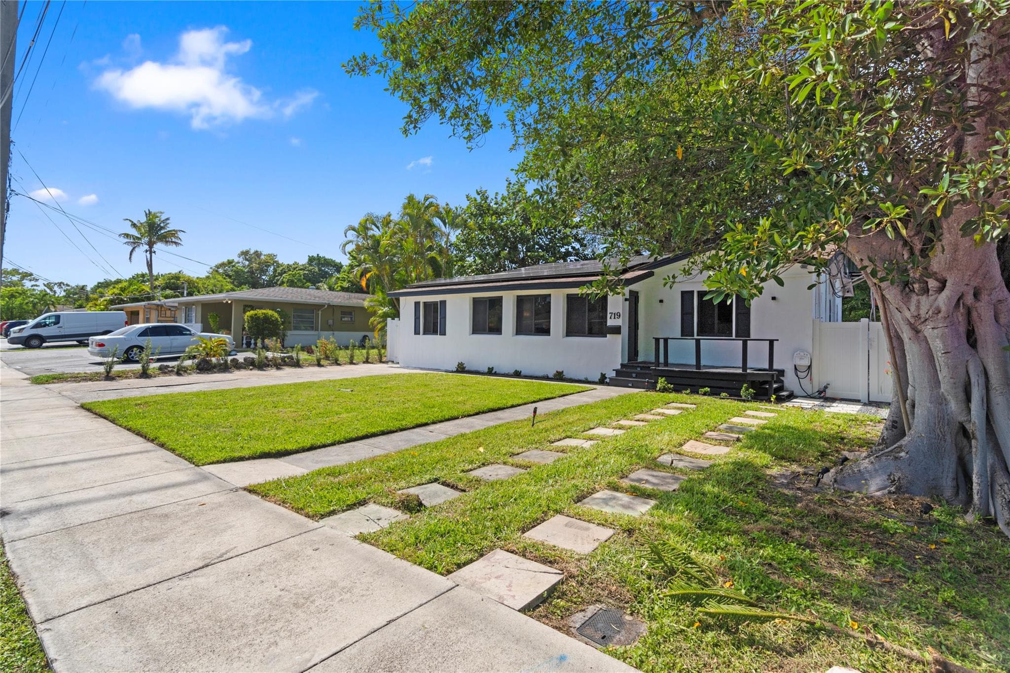 719 NE 36th Street, Oakland Park, FL 33334 — photo 20 of 44