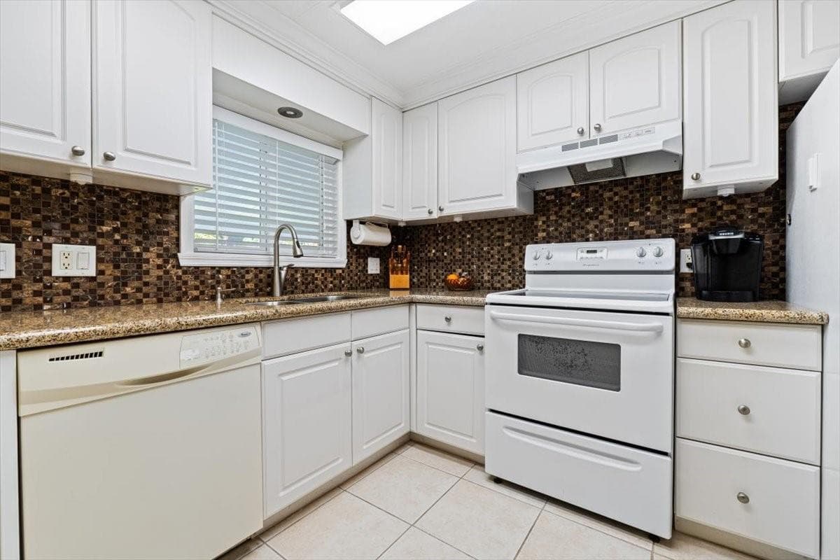 120 NW 51st Street, Deerfield Beach, FL 33064 — photo 13 of 49