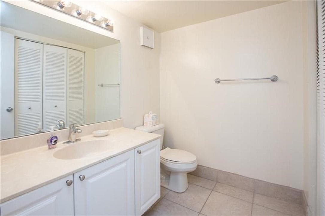 701 N Pine Island Road 303, Plantation, FL 33324 — photo 5 of 20