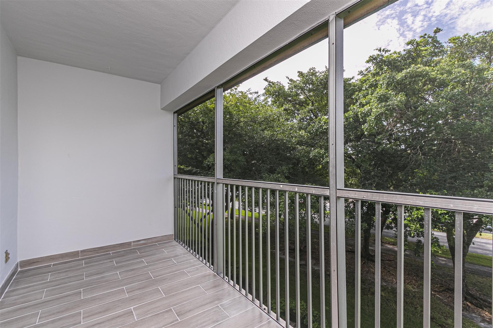 12600 SW 5th Court 408L, Pembroke Pines, FL 33027 — photo 36 of 40