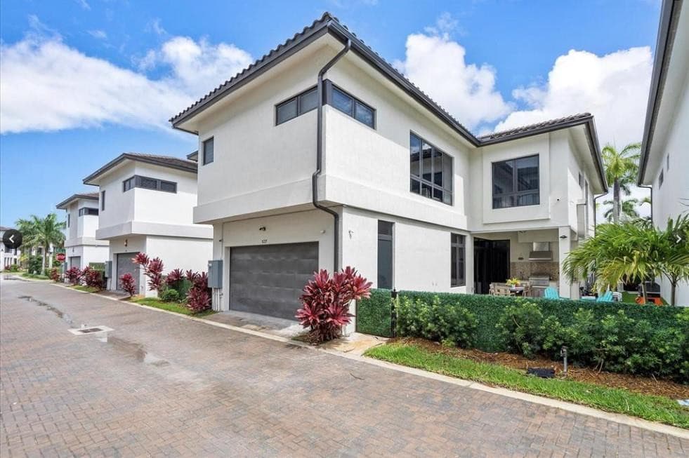 8225 Central Park Boulevard, Doral, FL 33166 — photo 48 of 75