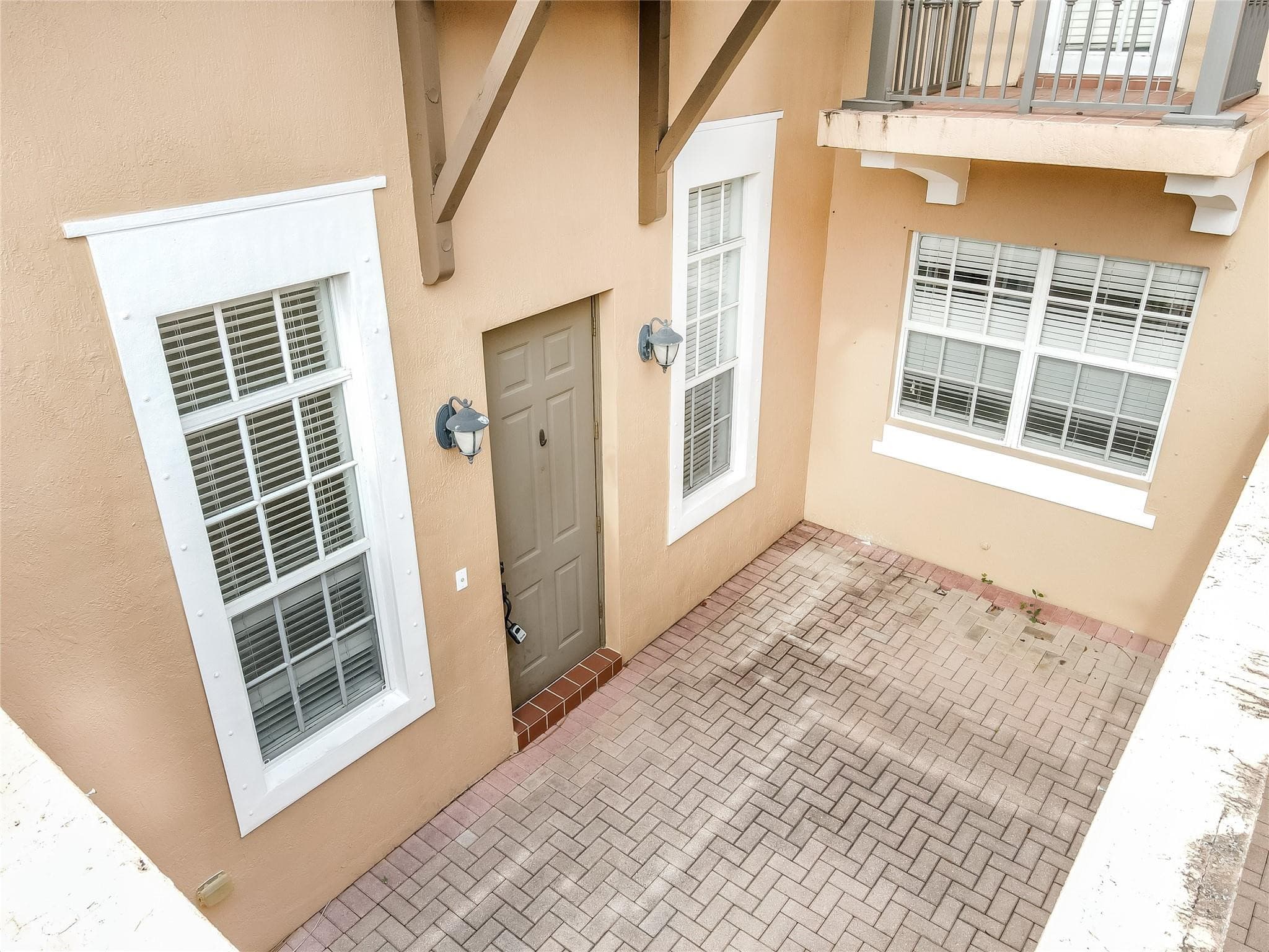 1061 SW 147th Terrace, Pembroke Pines, FL 33027 — photo 3 of 28