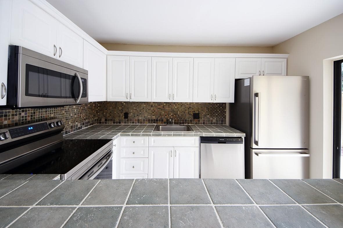 1700 Embassy Drive 402, West Palm Beach, FL 33401 — photo 12 of 38