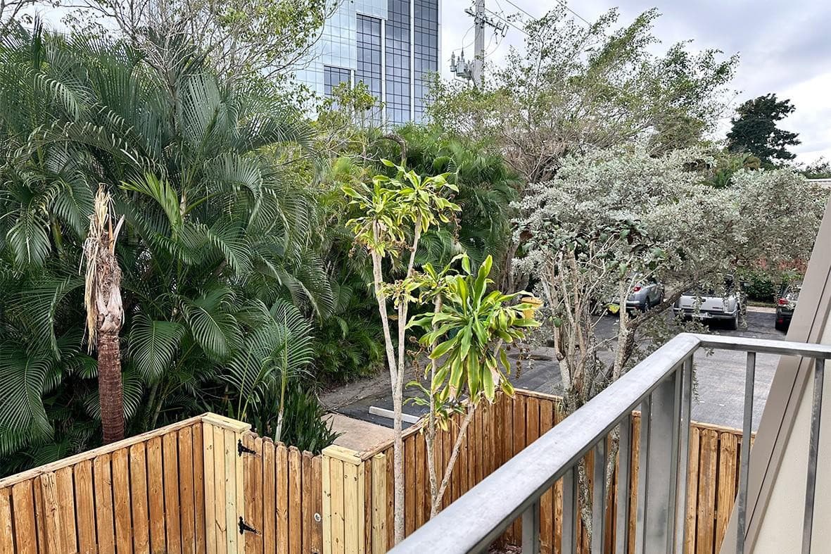 1700 Embassy Drive 402, West Palm Beach, FL 33401 — photo 24 of 38