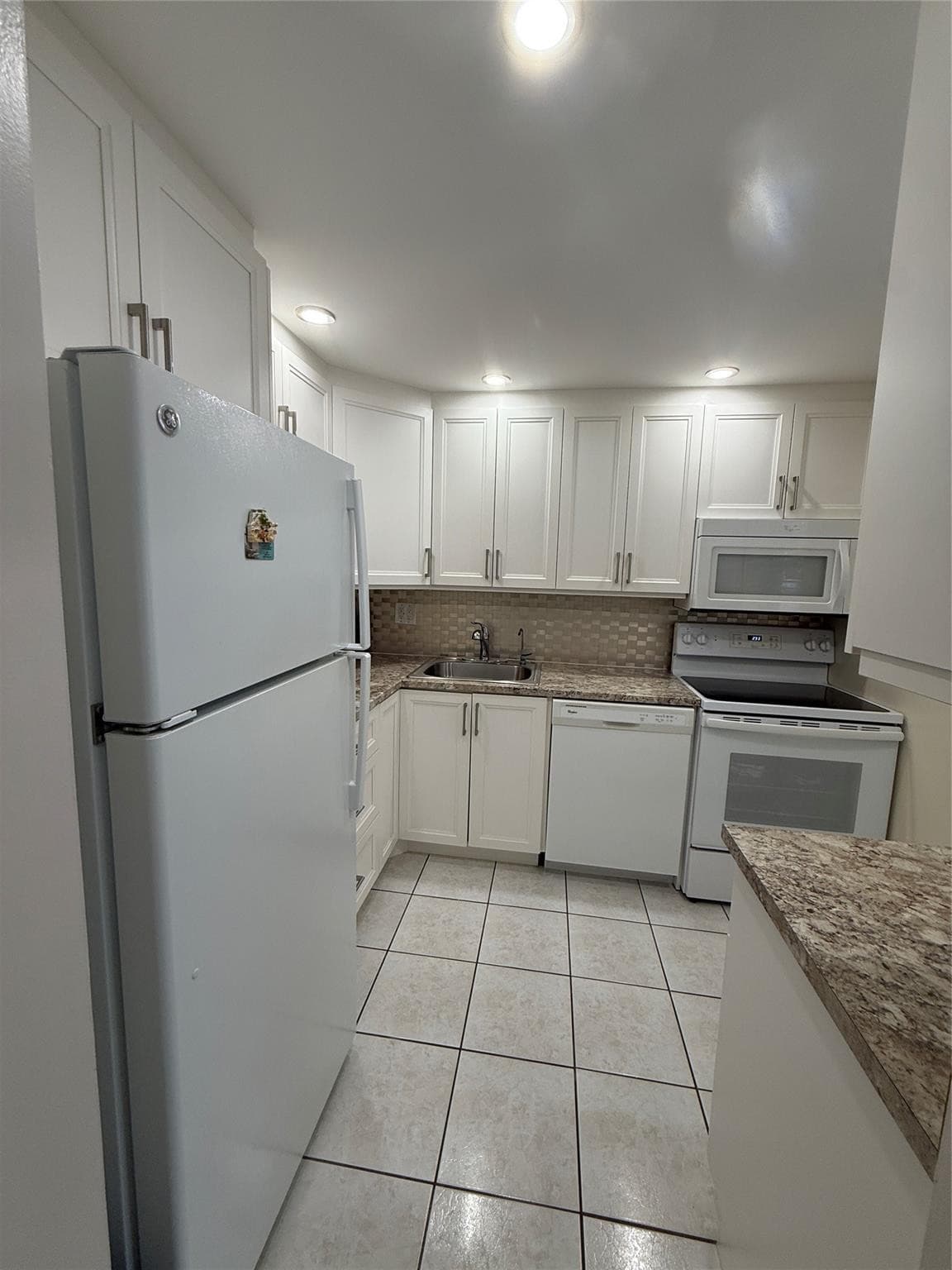 2901 NW 46th Avenue 106, Lauderdale Lakes, FL 33313 — photo 9 of 35
