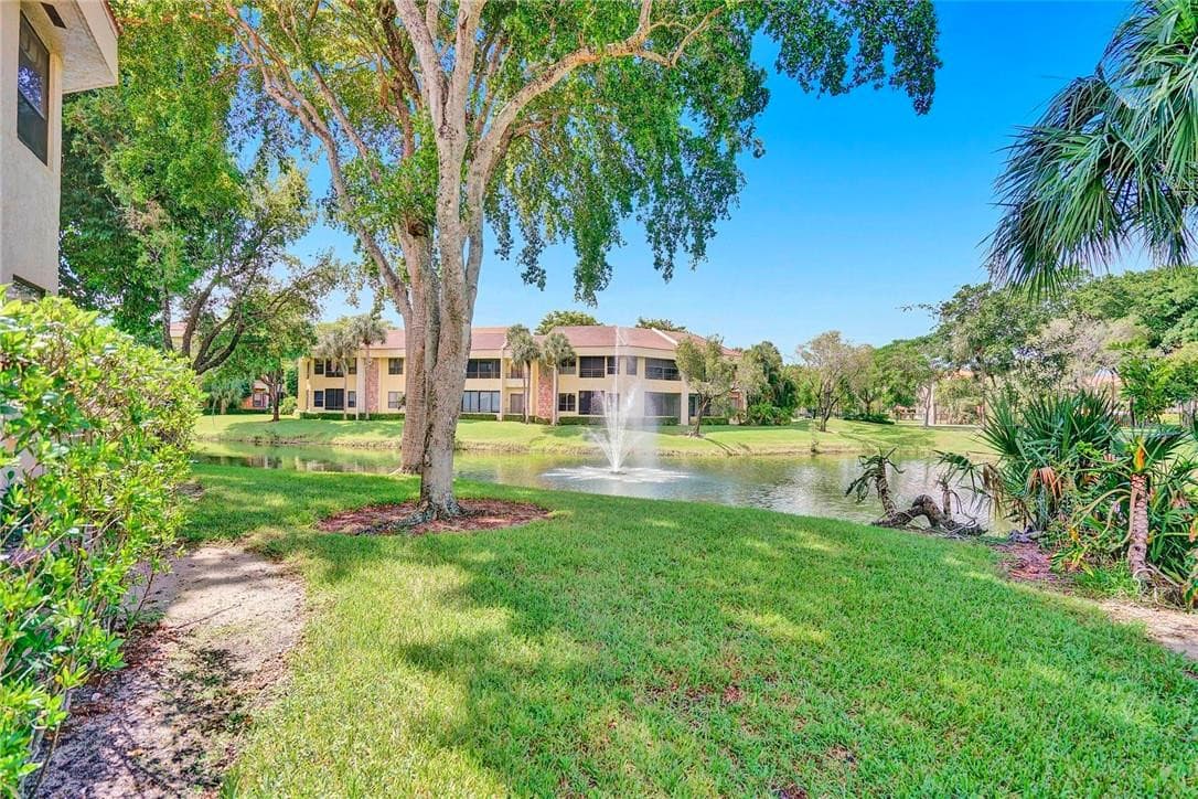 7484 La Paz Boulevard 101, Boca Raton, FL 33433 — photo 6 of 46