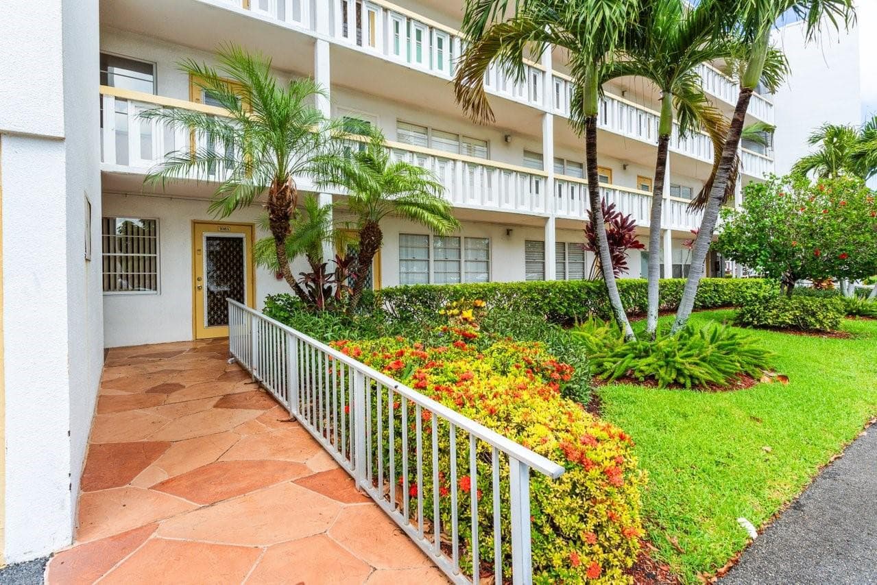 1084 Harwood F 1084, Deerfield Beach, FL 33442 — photo 11 of 54