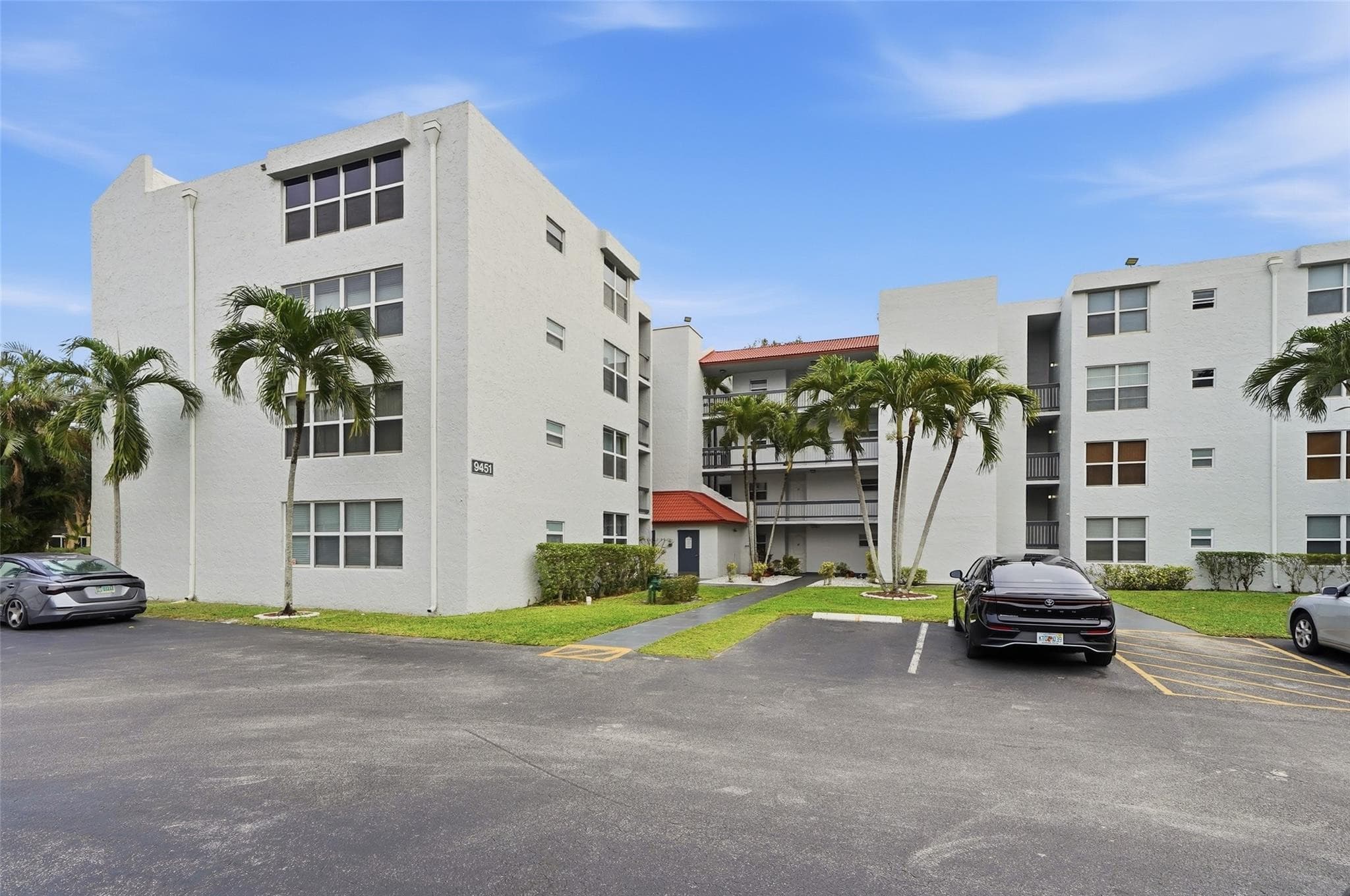 9451 Evergreen Place 203, Davie, FL 33324 — photo 1 of 37