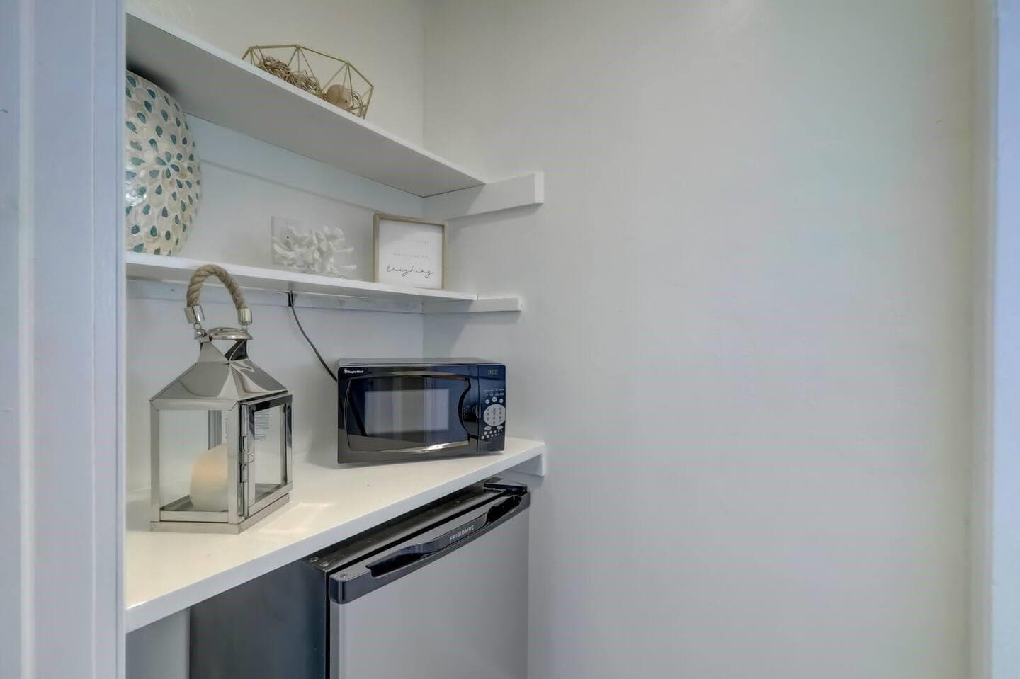 2740 NE 30th Place, Fort Lauderdale, FL 33306 — photo 4 of 22