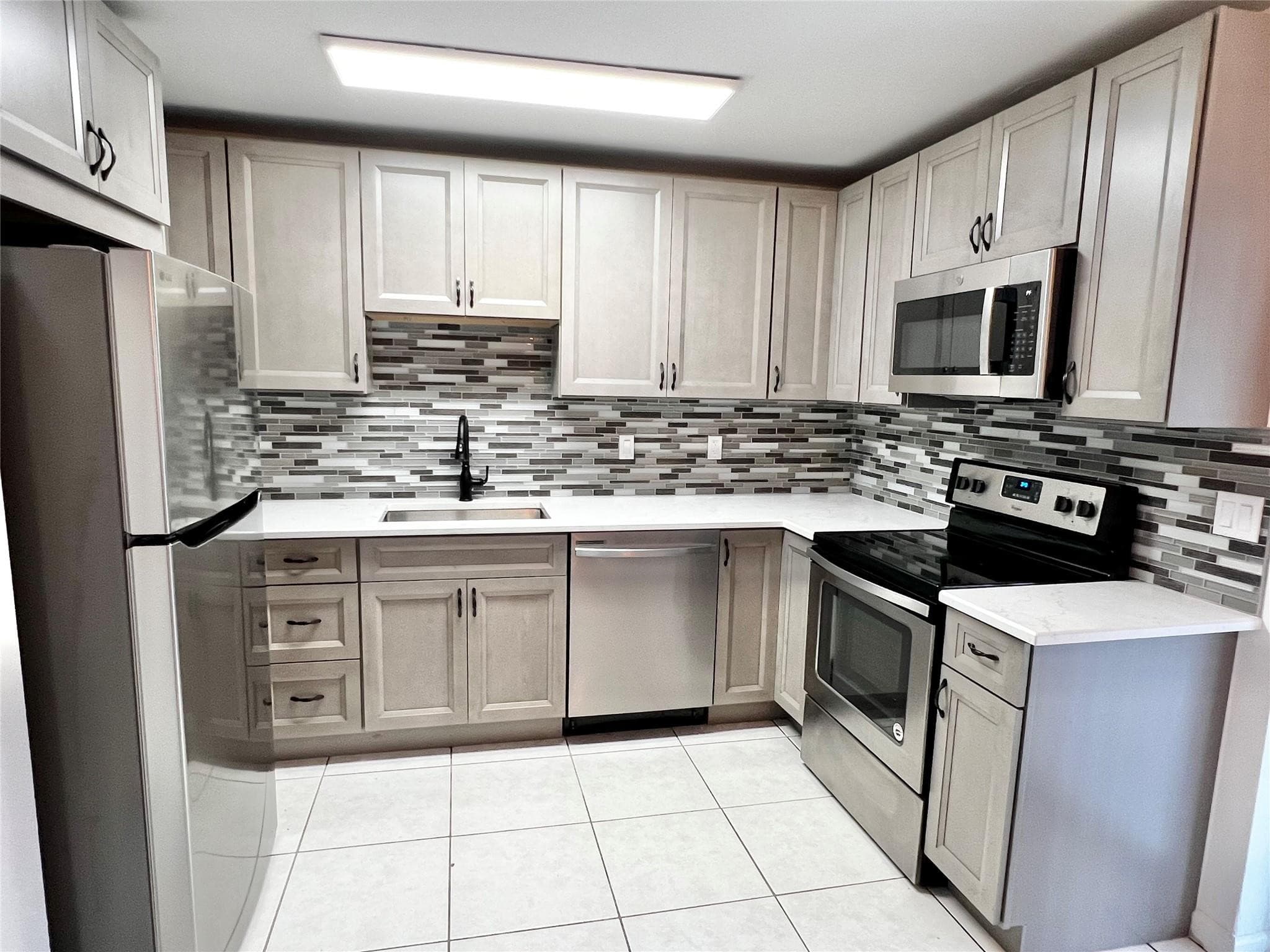 1610-1612 NE 56th Street, Fort Lauderdale, FL 33334 — photo 6 of 34