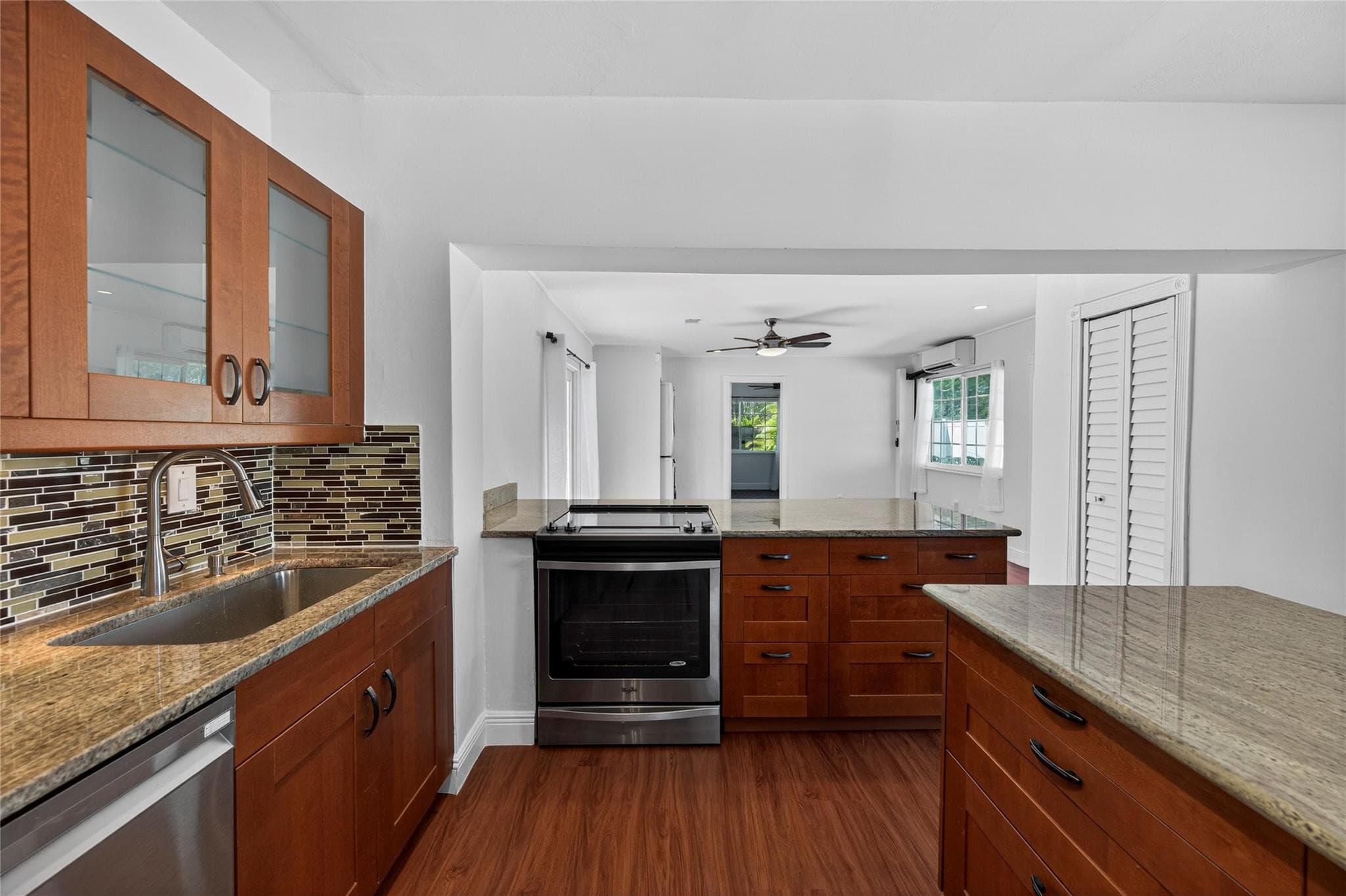 1445 NE 1st Avenue, Fort Lauderdale, FL 33304 — photo 8 of 43