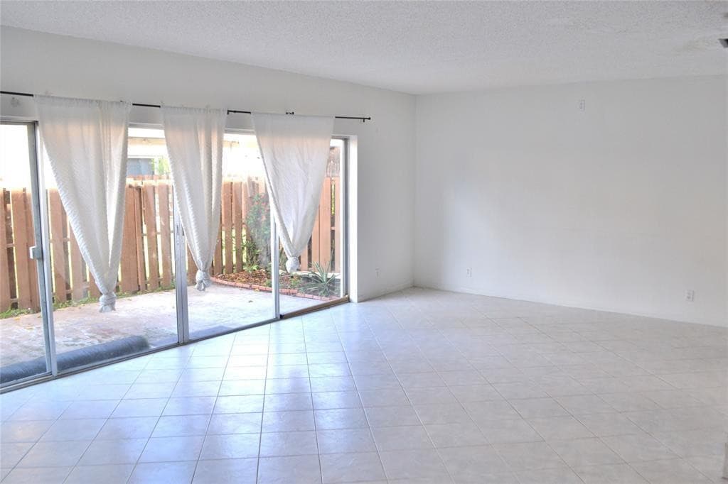 8237 NW 8th Court 4, Plantation, FL 33324 — photo 16 of 26