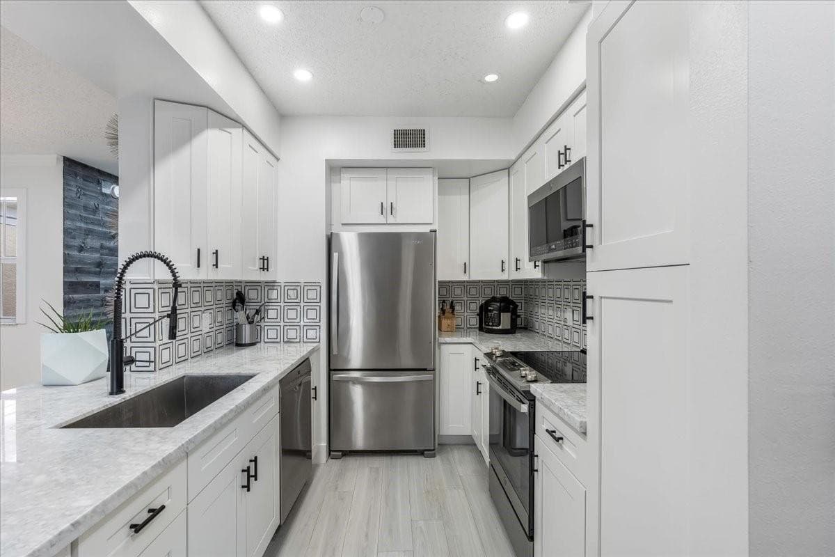 2452 Centergate Drive 202, Miramar, FL 33025 — photo 10 of 37