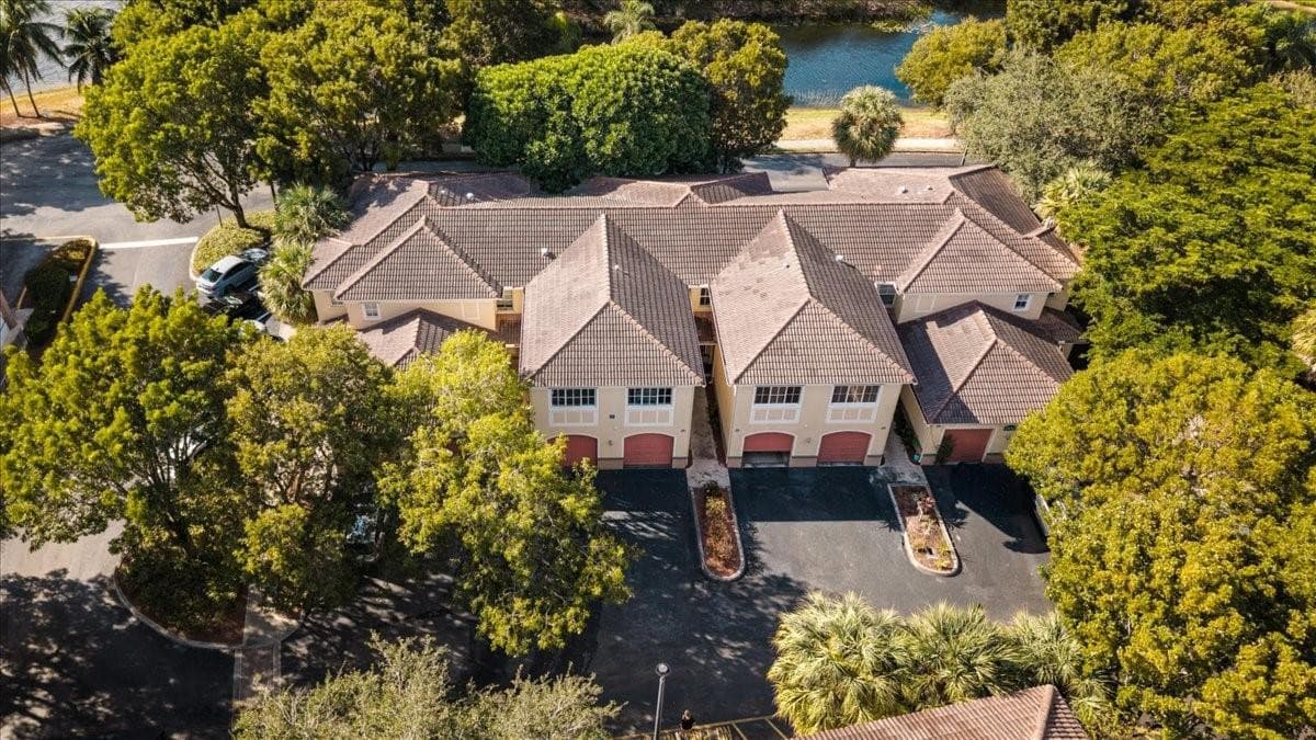 2452 Centergate Drive 202, Miramar, FL 33025 — photo 30 of 37