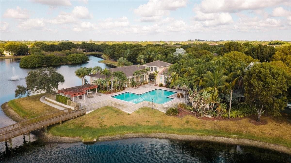 2452 Centergate Drive 202, Miramar, FL 33025 — photo 35 of 37