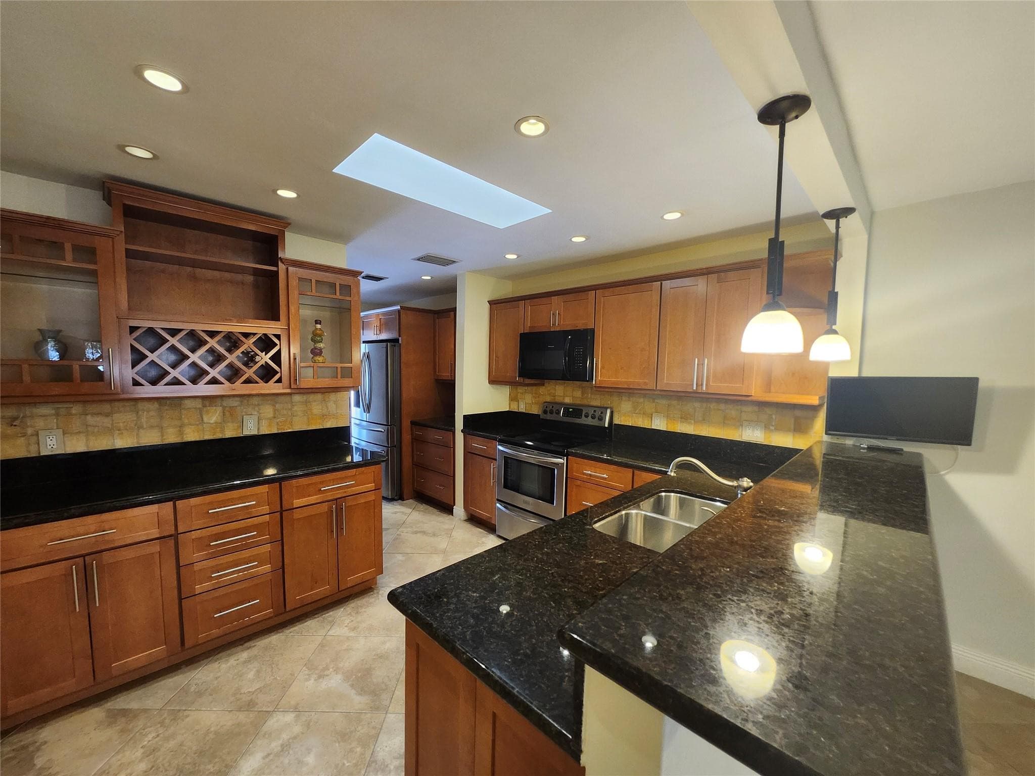 201 Dunwoody Lane 17-87, Hollywood, FL 33021 — photo 9 of 32