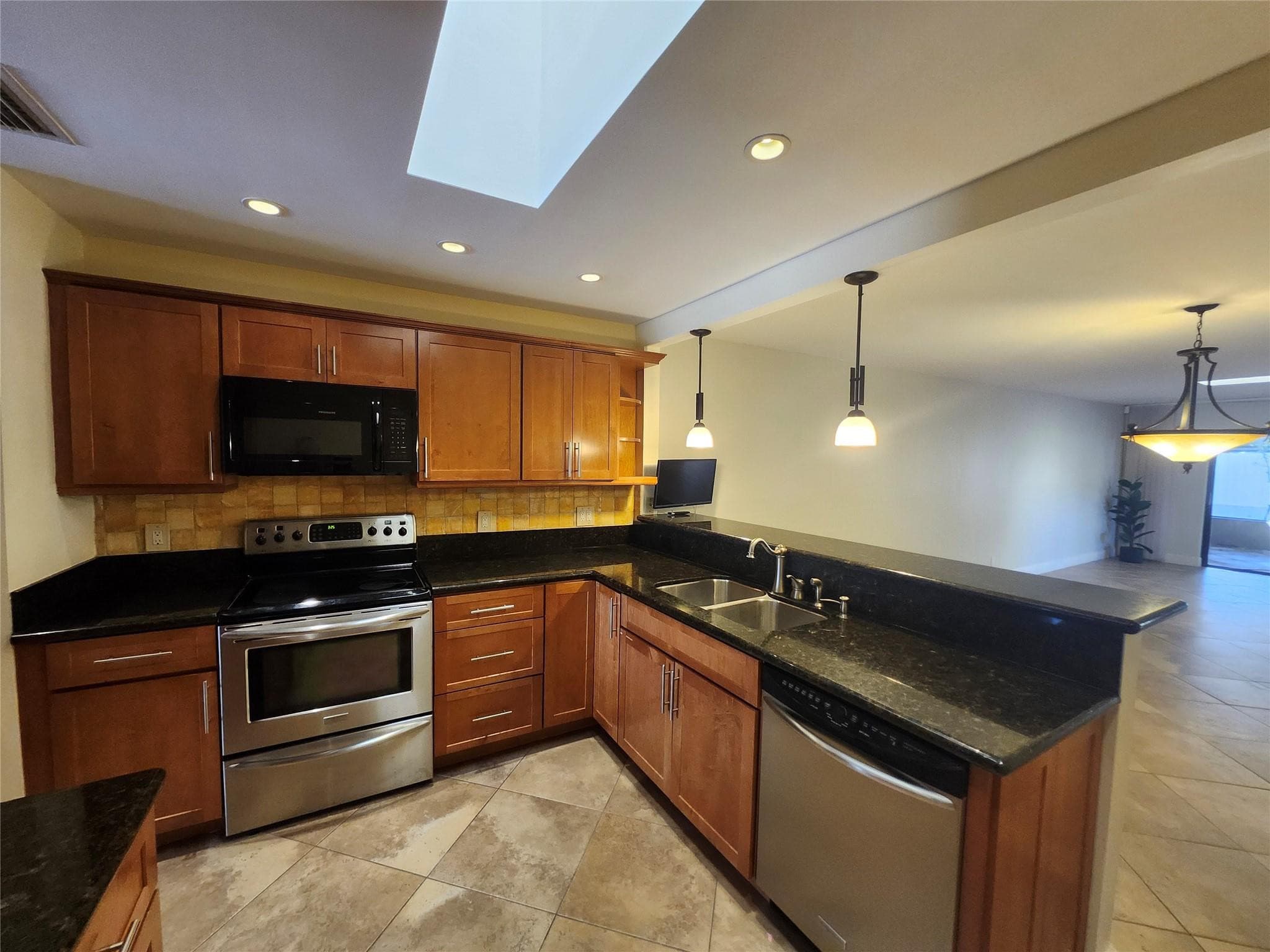 201 Dunwoody Lane 17-87, Hollywood, FL 33021 — photo 10 of 32