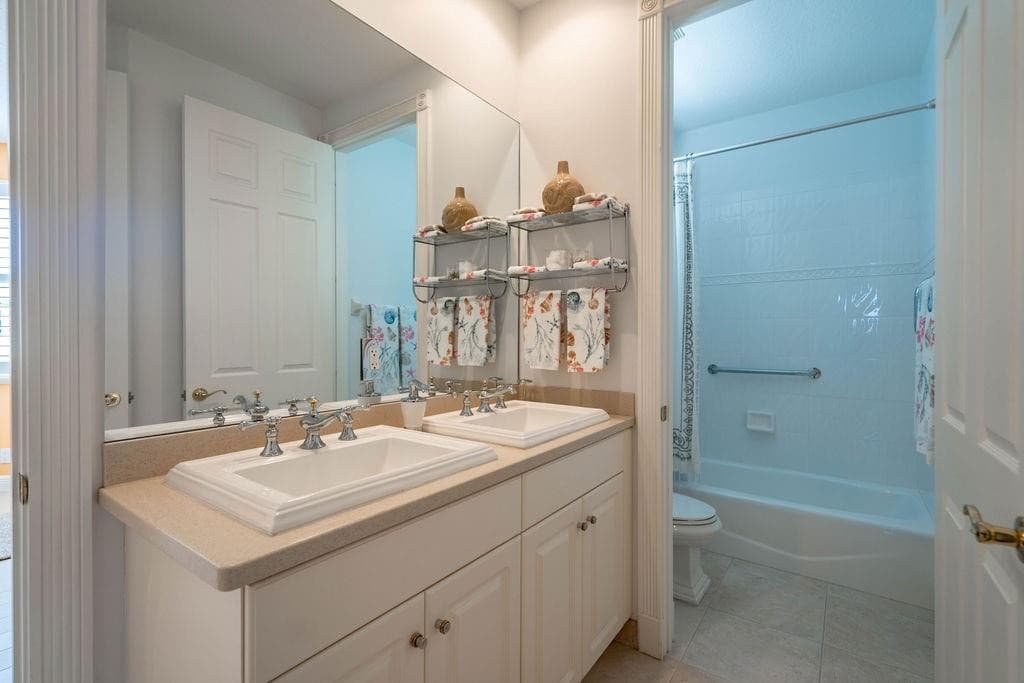 2825 Marina Circle 2825, Lighthouse Point, FL 33064 — photo 10 of 48