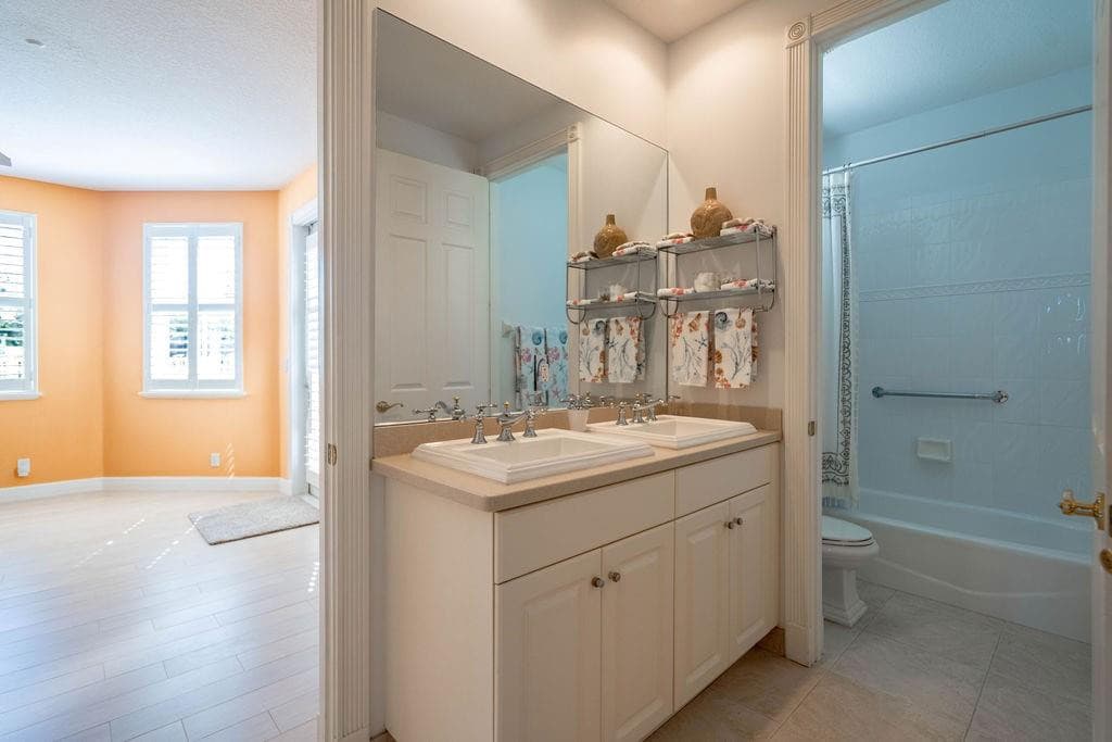 2825 Marina Circle 2825, Lighthouse Point, FL 33064 — photo 11 of 48