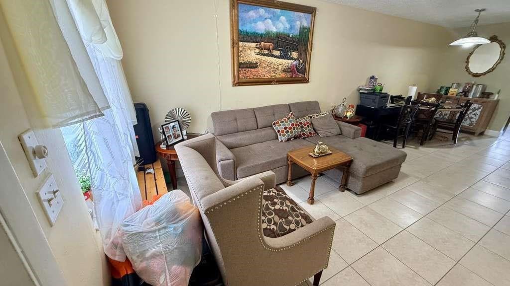 280 NE 40th Court, Oakland Park, FL 33334 — photo 4 of 26