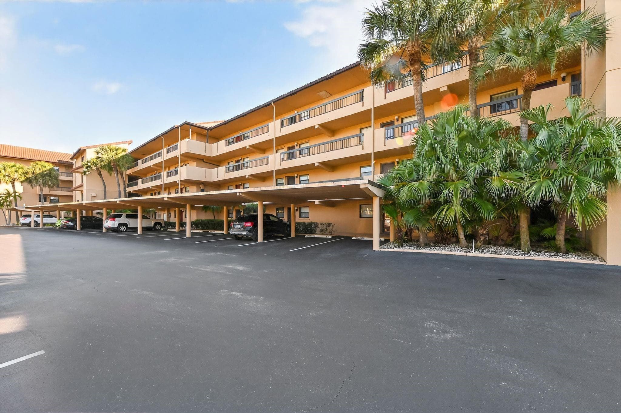 1036 US Highway 1 123, North Palm Beach, FL 33408 — photo 1 of 30