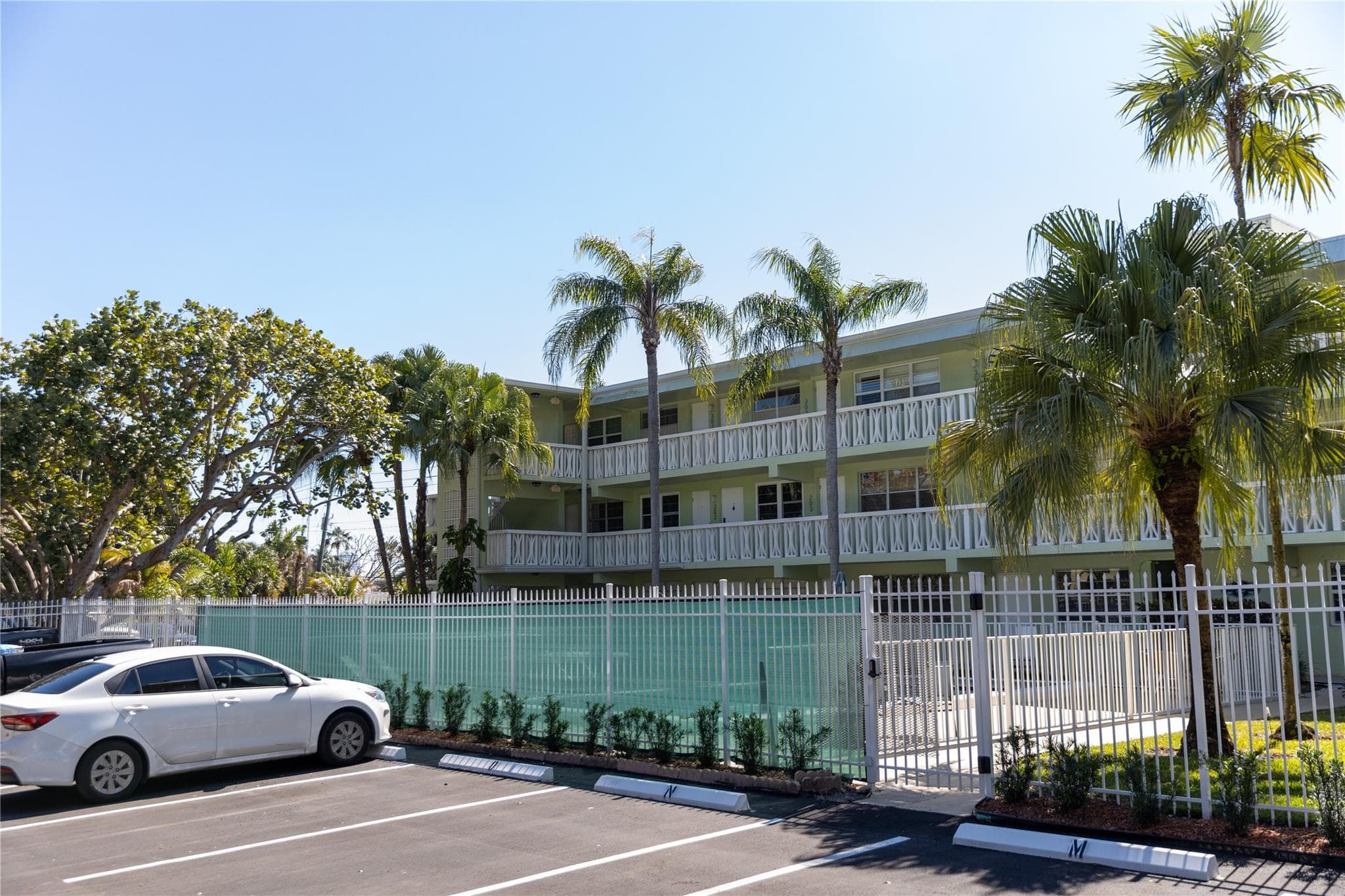 1900 NE 8th Court 201, Fort Lauderdale, FL 33304 — photo 21 of 24