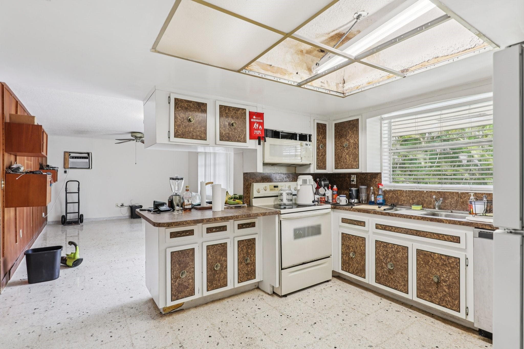 525 NE 58th Street, Miami, FL 33137 — photo 11 of 46