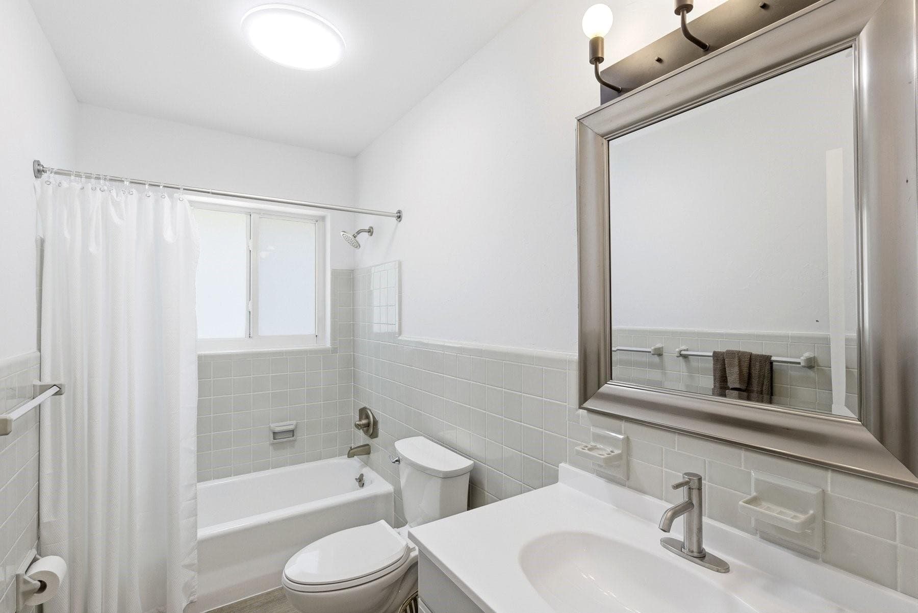 861 NE 9th Avenue, Pompano Beach, FL 33060 — photo 13 of 19