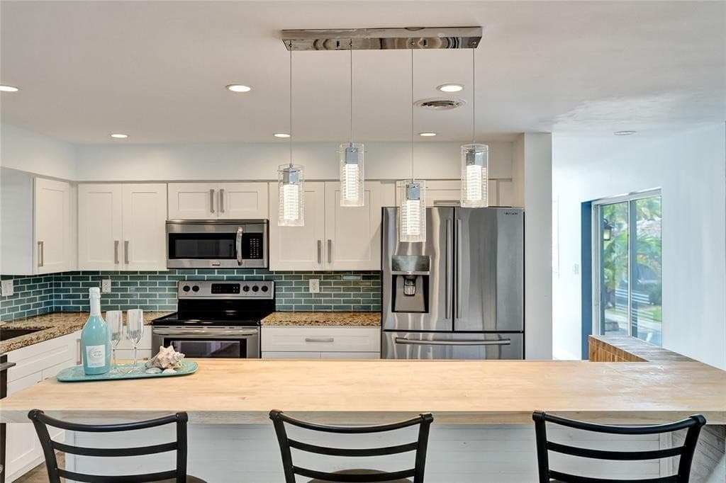 1710 SW 6th Avenue, Pompano Beach, FL 33060 — photo 9 of 57