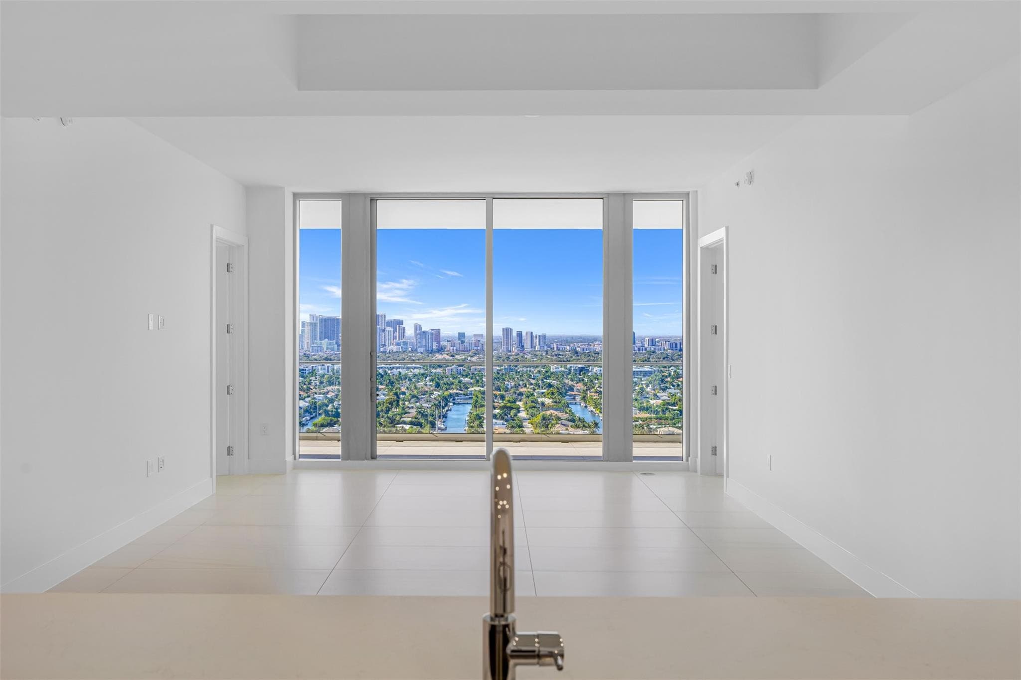 153 N Seabreeze 2503-S, Fort Lauderdale, FL 33304 — photo 11 of 55