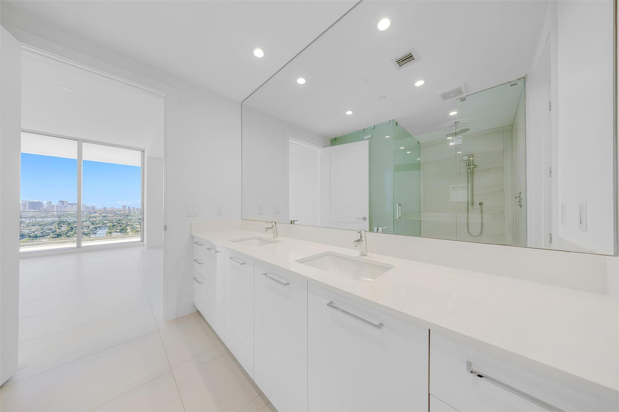 153 N Seabreeze 2503-S, Fort Lauderdale, FL 33304 — photo 16 of 55