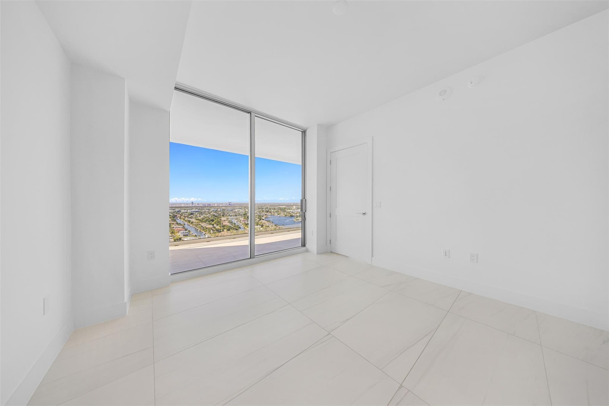153 N Seabreeze 2503-S, Fort Lauderdale, FL 33304 — photo 21 of 55