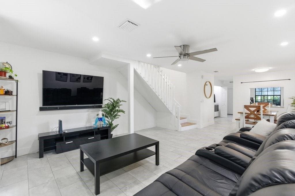 10900 W Sample Road, Coral Springs, FL 33065 — photo 3 of 31