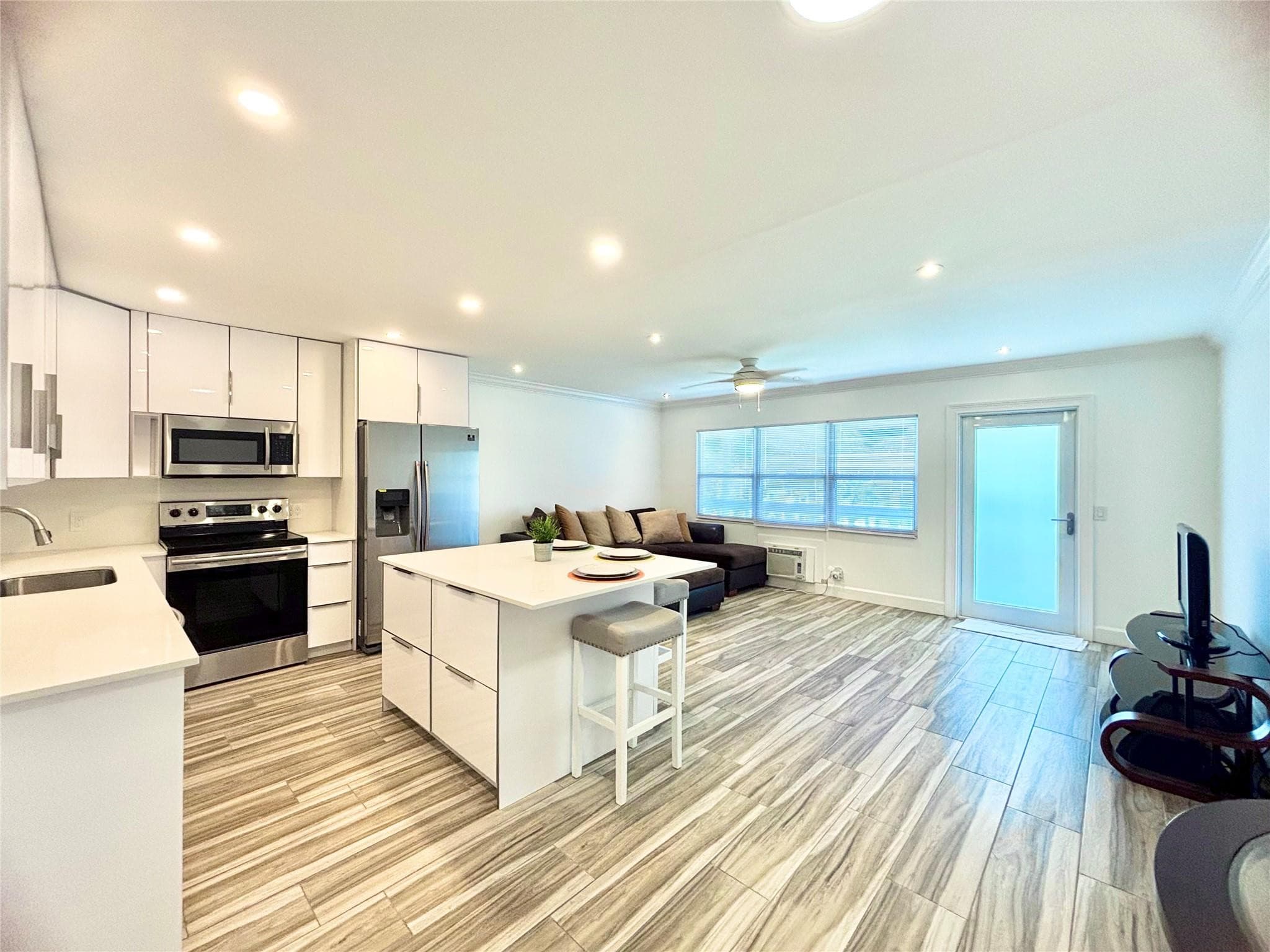 279 Oakridge P 279, Deerfield Beach, FL 33442 — photo 11 of 70