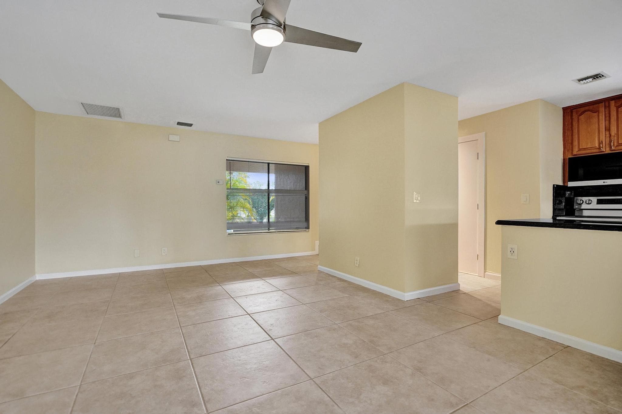 5425 Cleveland Road, Delray Beach, FL 33484 — photo 7 of 39
