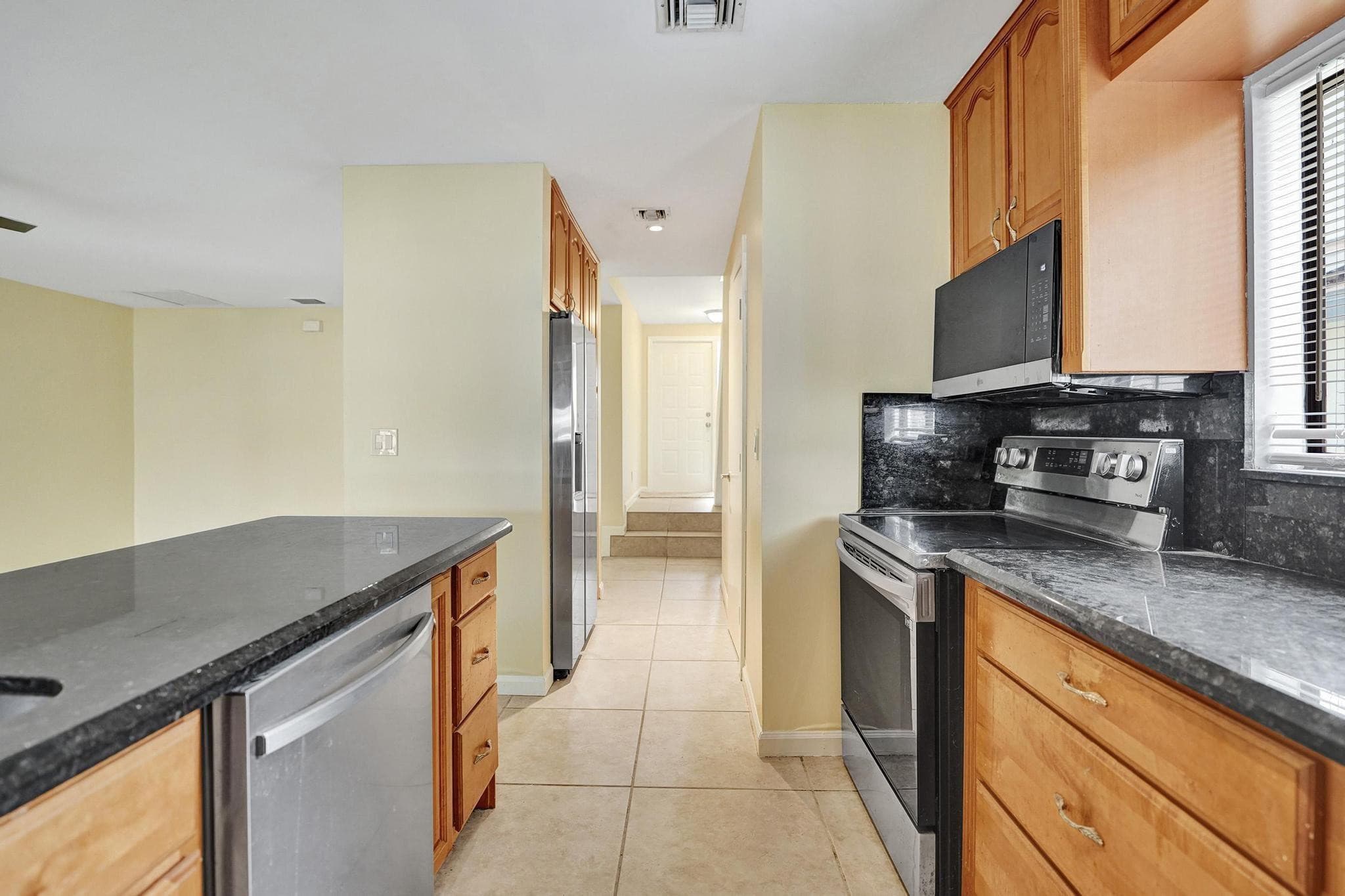 5425 Cleveland Road, Delray Beach, FL 33484 — photo 12 of 39