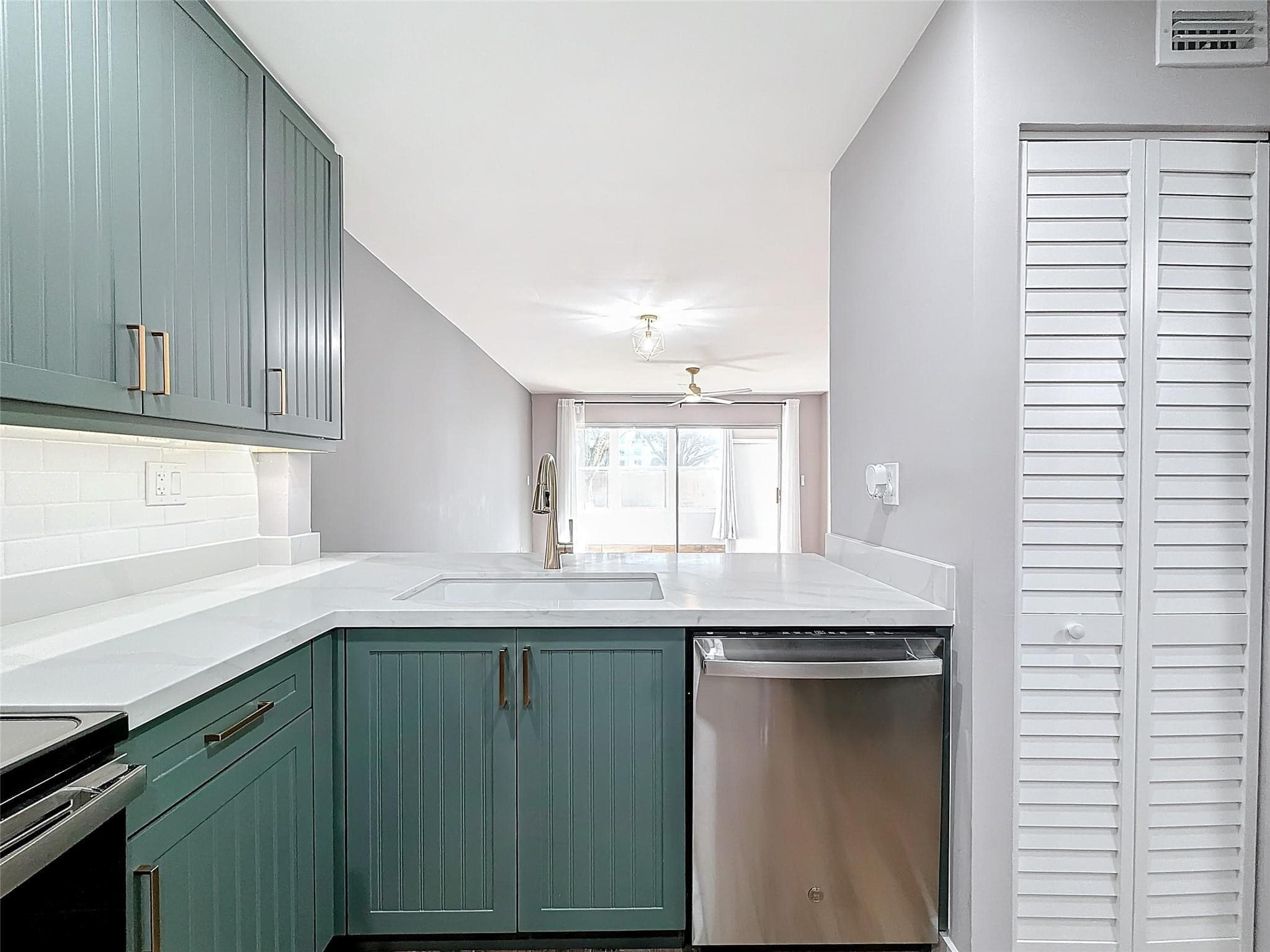 8818 W Mcnab Road 103, Tamarac, FL 33321 — photo 12 of 56