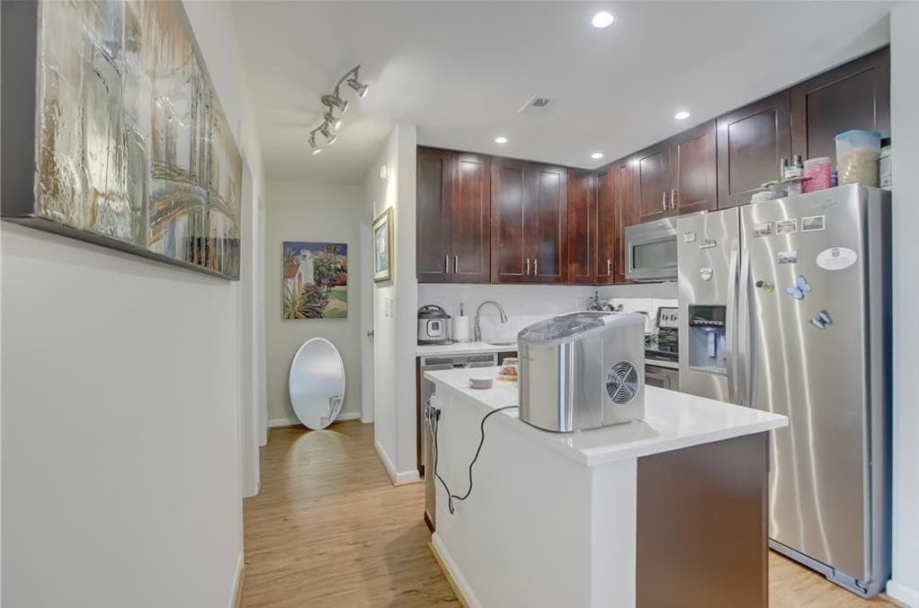 2990 NE 16th Avenue 301, Oakland Park, FL 33334 — photo 14 of 29