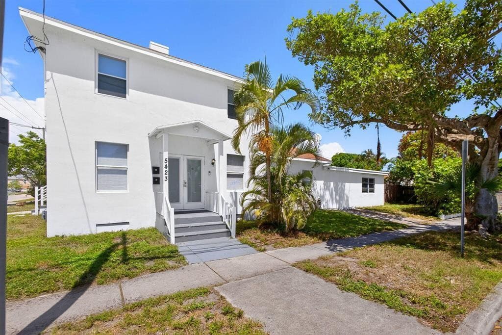 5423 Garden Avenue 3, West Palm Beach, FL 33405 — photo 2 of 4