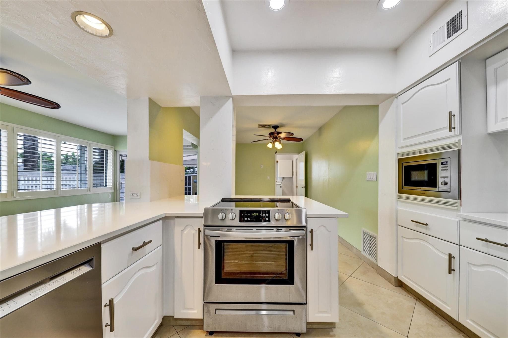 2780 SE 5th Court, Pompano Beach, FL 33062 — photo 8 of 25