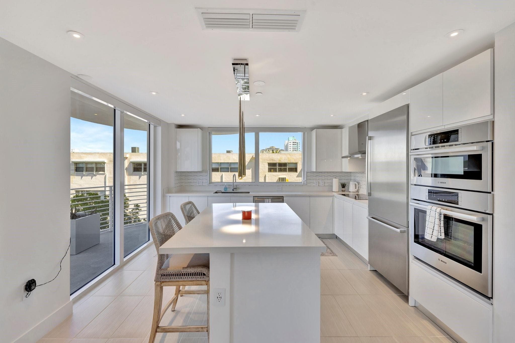 612 Bayshore Drive 301, Fort Lauderdale, FL 33304 — photo 18 of 77