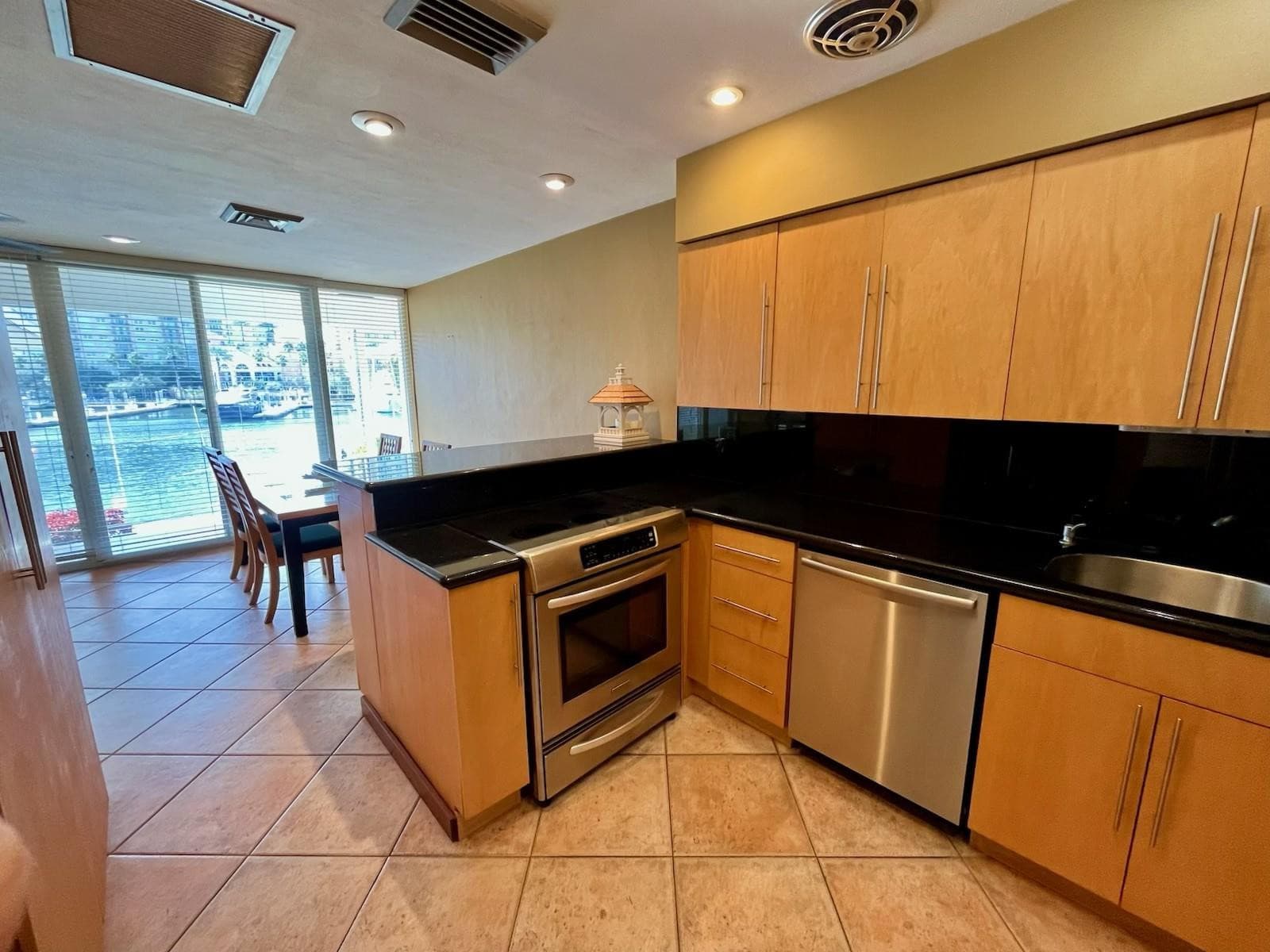 2760 Yacht Club Boulevard 10g, Fort Lauderdale, FL 33304 — photo 7 of 18