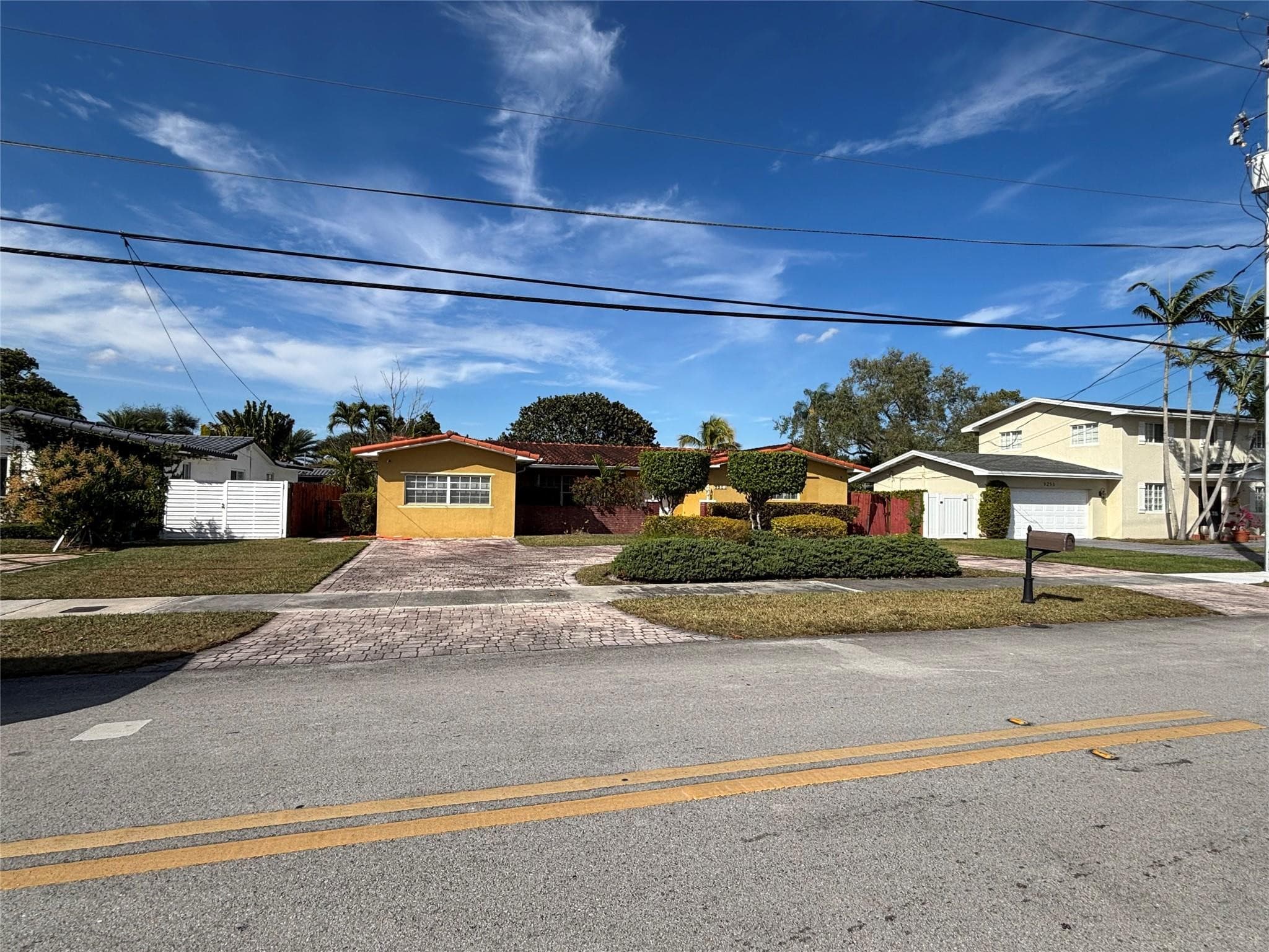 9261 SW 68th Street, Miami, FL 33173 — photo 2 of 24